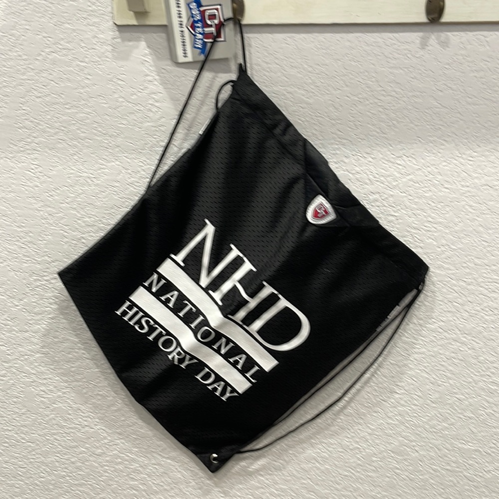 14 x 16 x 1/2 new with tags bag.